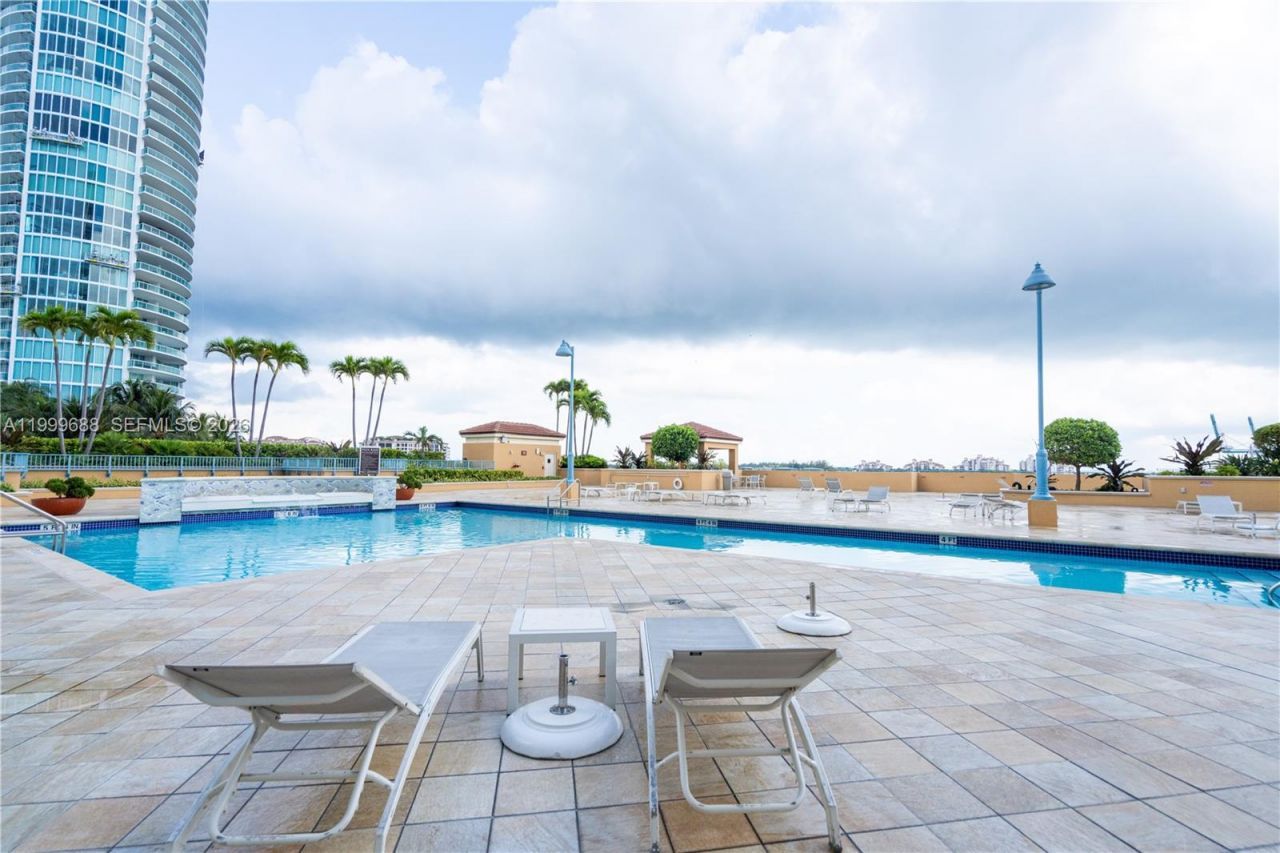 90 Alton Rd, Unit 2807, Miami Beach, FL 33139 Photo