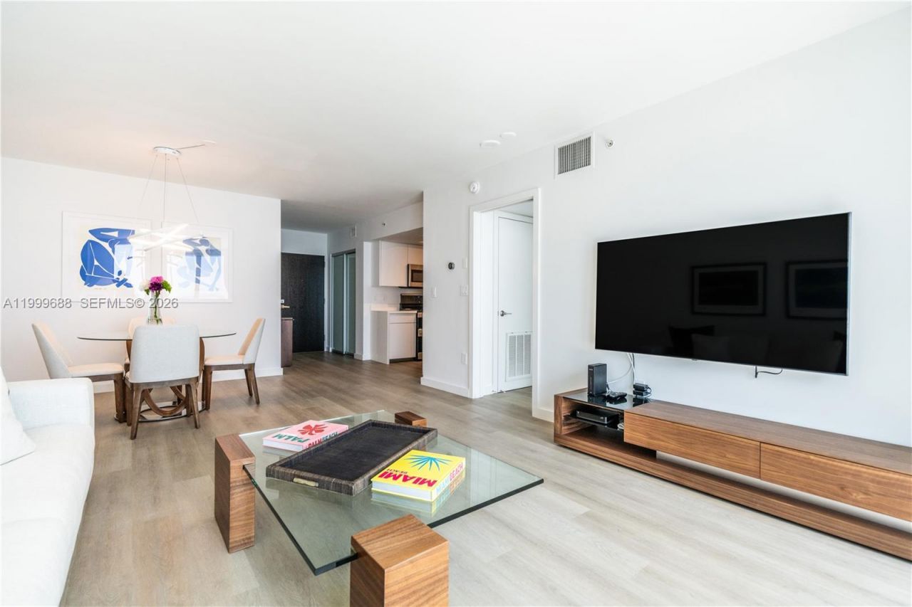 90 Alton Rd, Unit 2807, Miami Beach, FL 33139 Photo