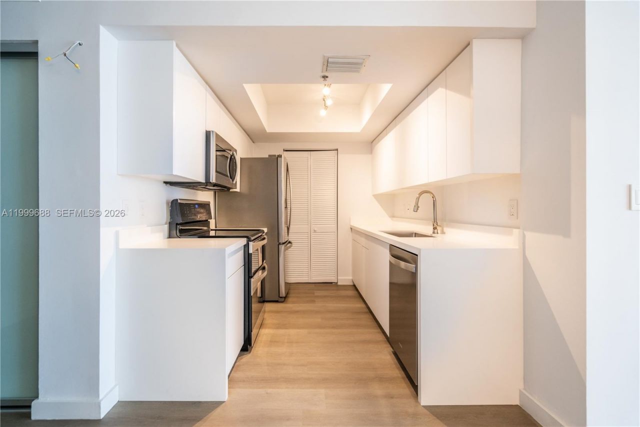 90 Alton Rd, Unit 2807, Miami Beach, FL 33139 Photo