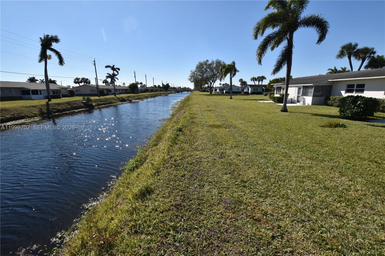 2672 E Emory Drive, Unit D, West Palm Beach, FL 33415 Photo