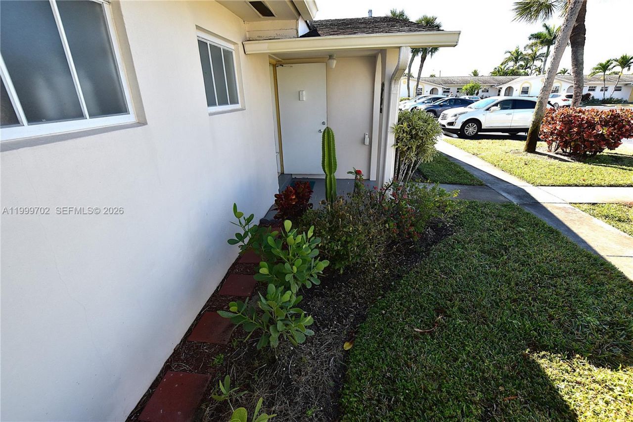 2672 E Emory Drive, Unit D, West Palm Beach, FL 33415 Photo