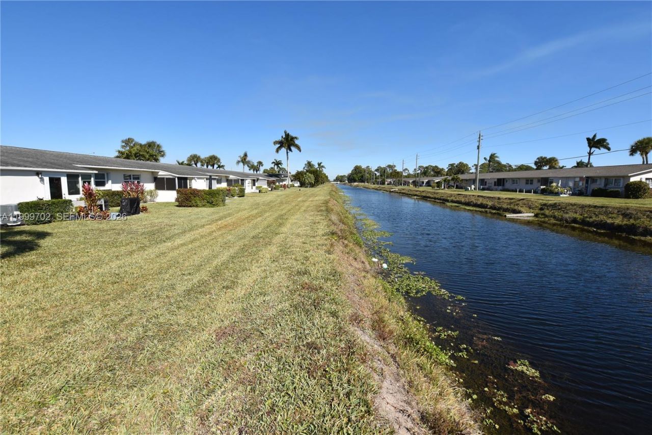 2672 E Emory Drive, Unit D, West Palm Beach, FL 33415 Photo