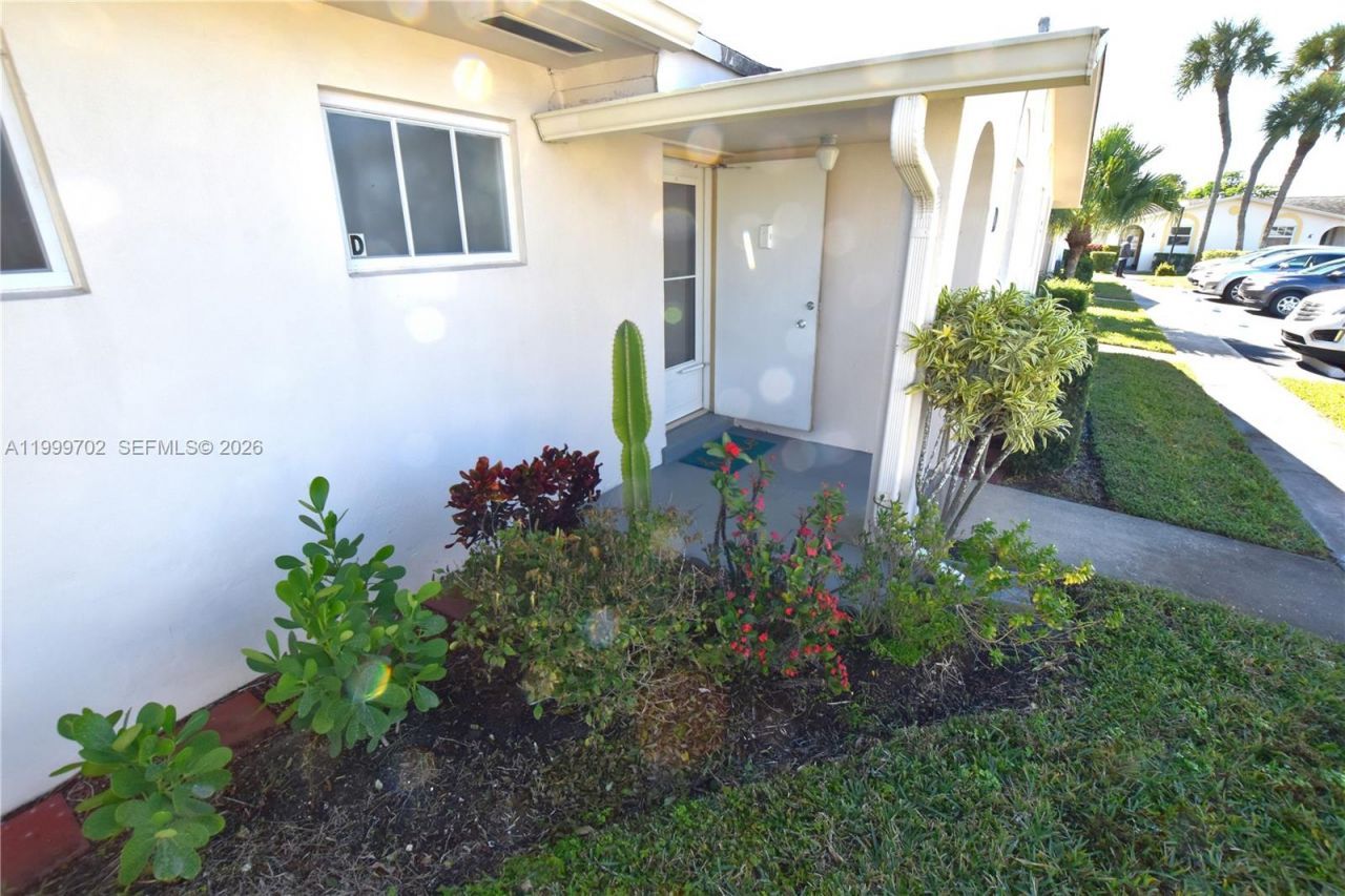 2672 E Emory Drive, Unit D, West Palm Beach, FL 33415 Photo