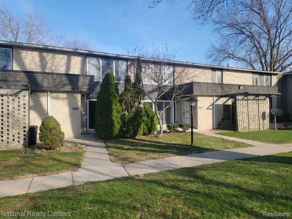 8296 KARAM BLVD, Warren, MI 48093