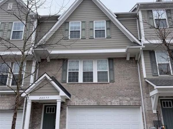 28577 Melanie Lane, Novi, MI 48377