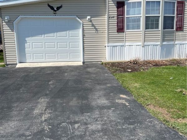 1377 Duchess Lane, Alden, NY 14004