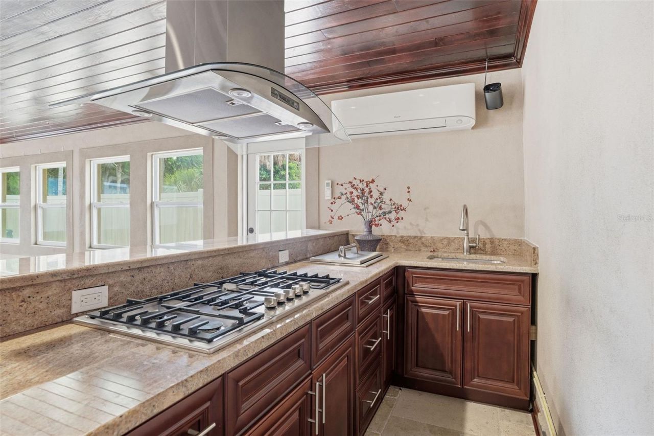 2121 Park Street N, Saint Petersburg, FL 33710 Photo