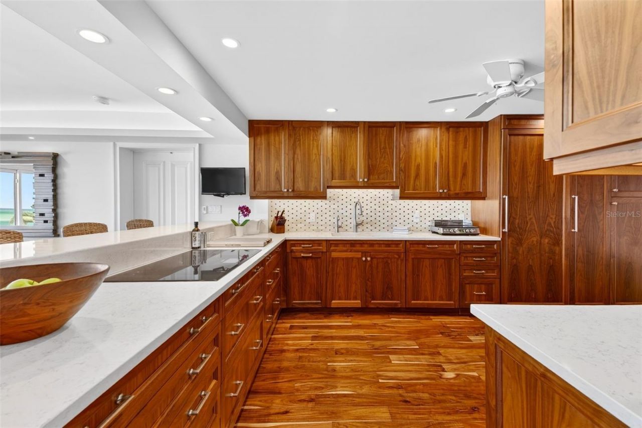 4708 Ocean Boulevard, Unit E4, Sarasota, FL 34242 Photo