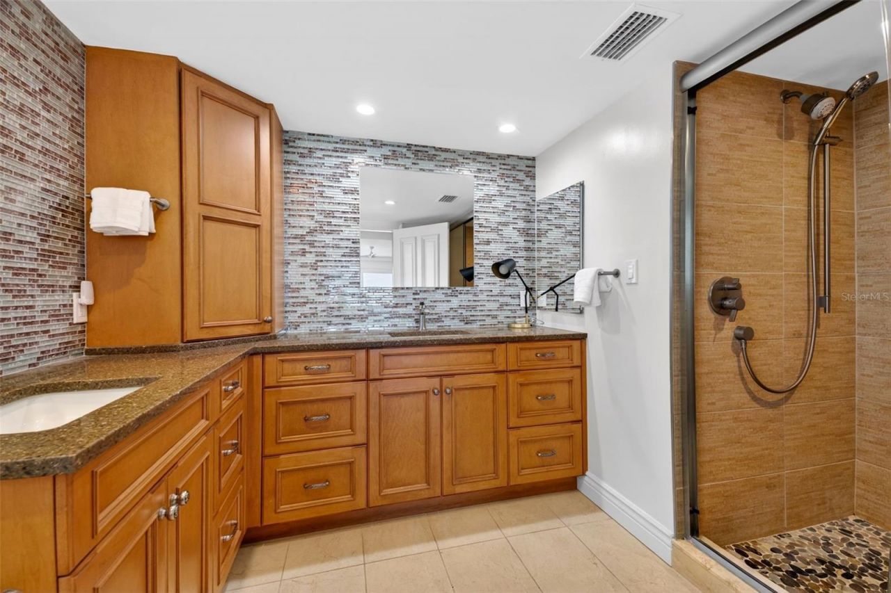 4708 Ocean Boulevard, Unit E4, Sarasota, FL 34242 Photo
