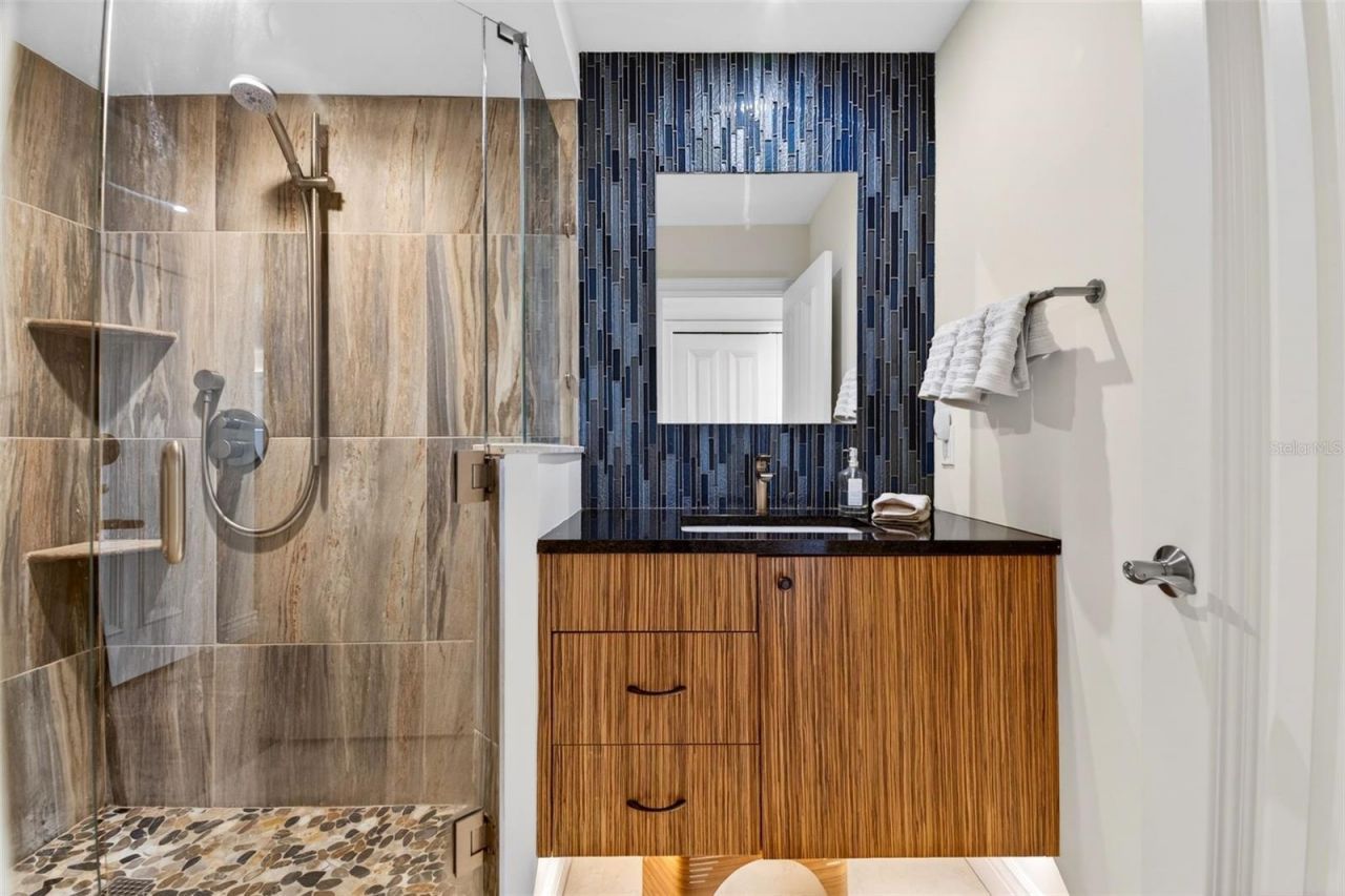 4708 Ocean Boulevard, Unit E4, Sarasota, FL 34242 Photo