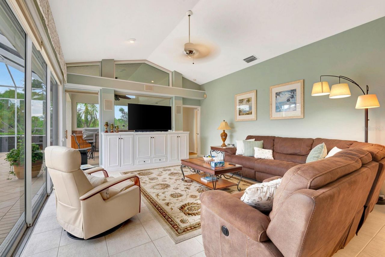 10005 Cherry Hills Avenue Circle, Bradenton, FL 34202 Photo