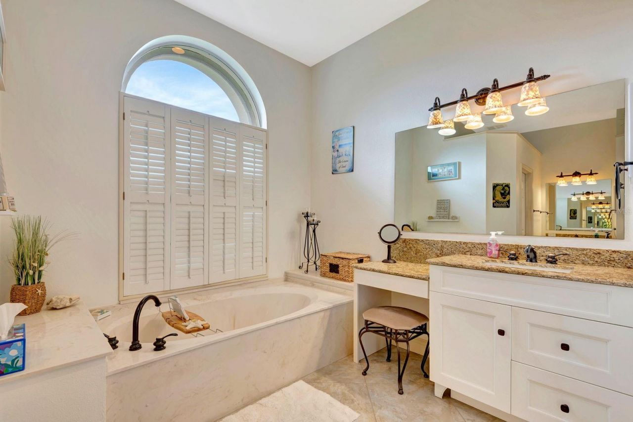 10005 Cherry Hills Avenue Circle, Bradenton, FL 34202 Photo