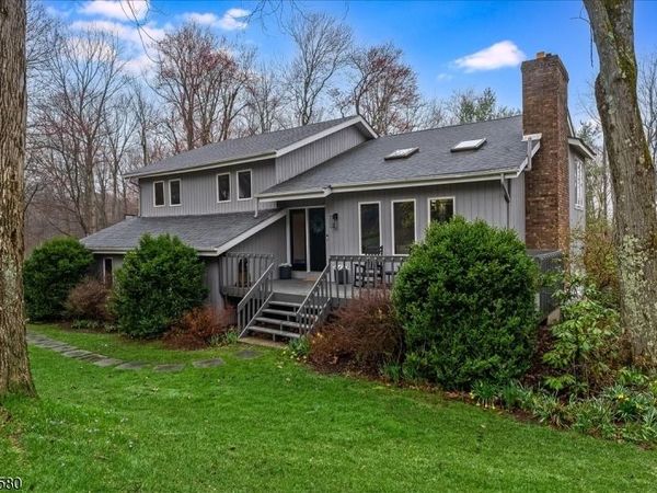 97 Skyline Dr, Sparta, NJ 07871