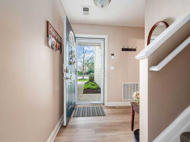 1611 Hampton Way, Grove City, OH 43123 Photo 2