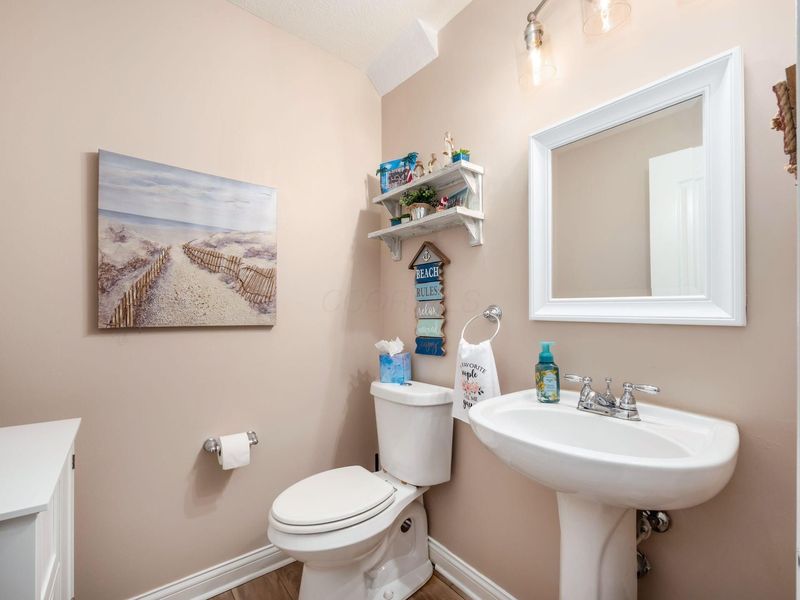 1611 Hampton Way, Grove City, OH 43123 Photo 4