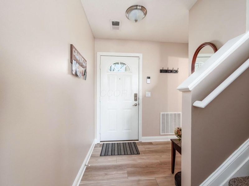 1611 Hampton Way, Grove City, OH 43123 Photo 5