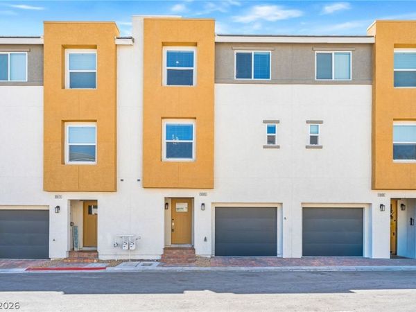 10083 Vibrant Moon Avenue, Las Vegas, NV 89129