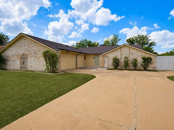 2127 Tampico Drive, Carrollton, TX 75006