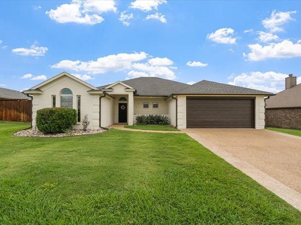 909 Winged Foot , Corsicana, TX 75110