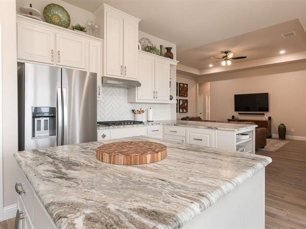 912 Meadow View Drive, Cleburne, TX 76033