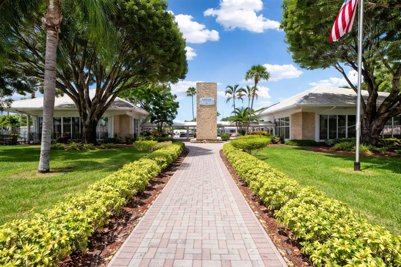2631 W Golf Boulevard, Pompano Beach, FL 33064 Photo