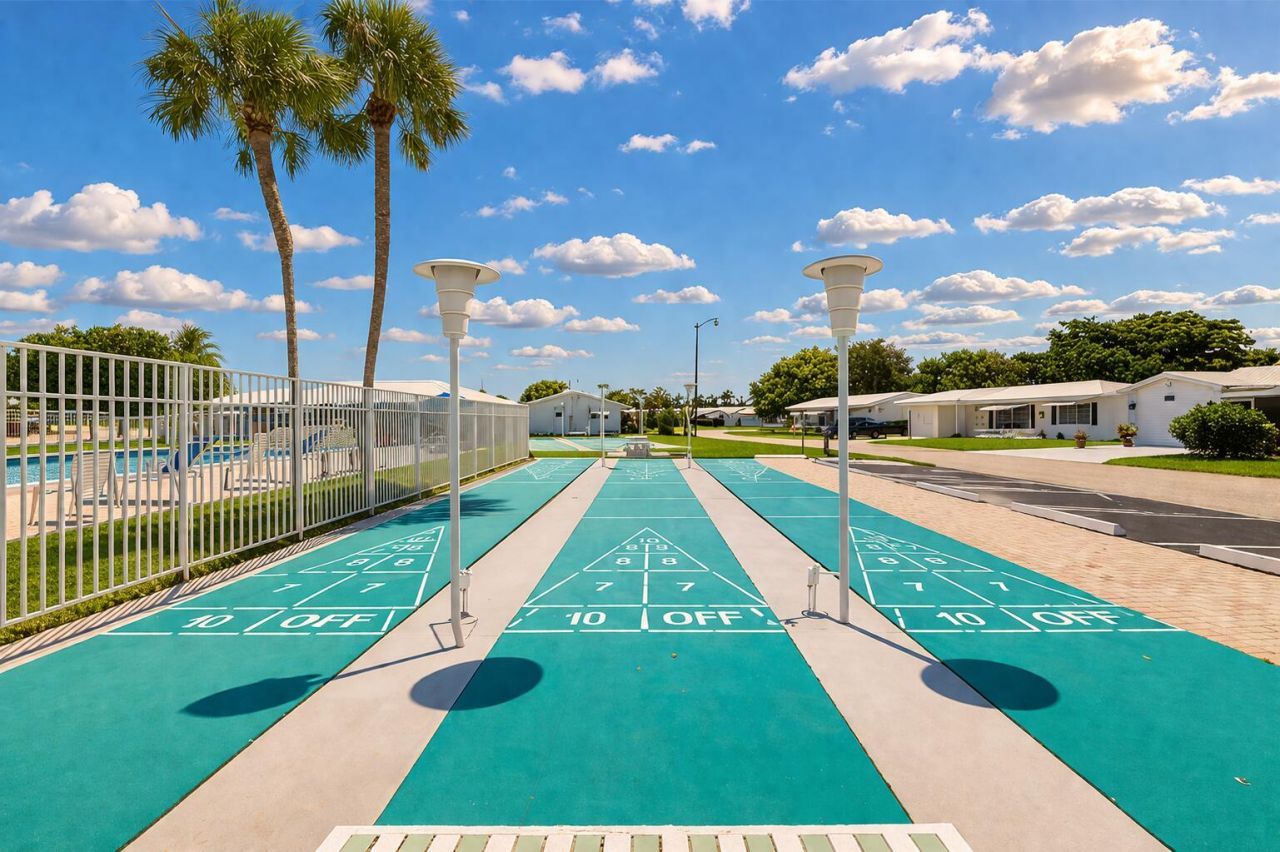 2631 W Golf Boulevard, Pompano Beach, FL 33064 Photo