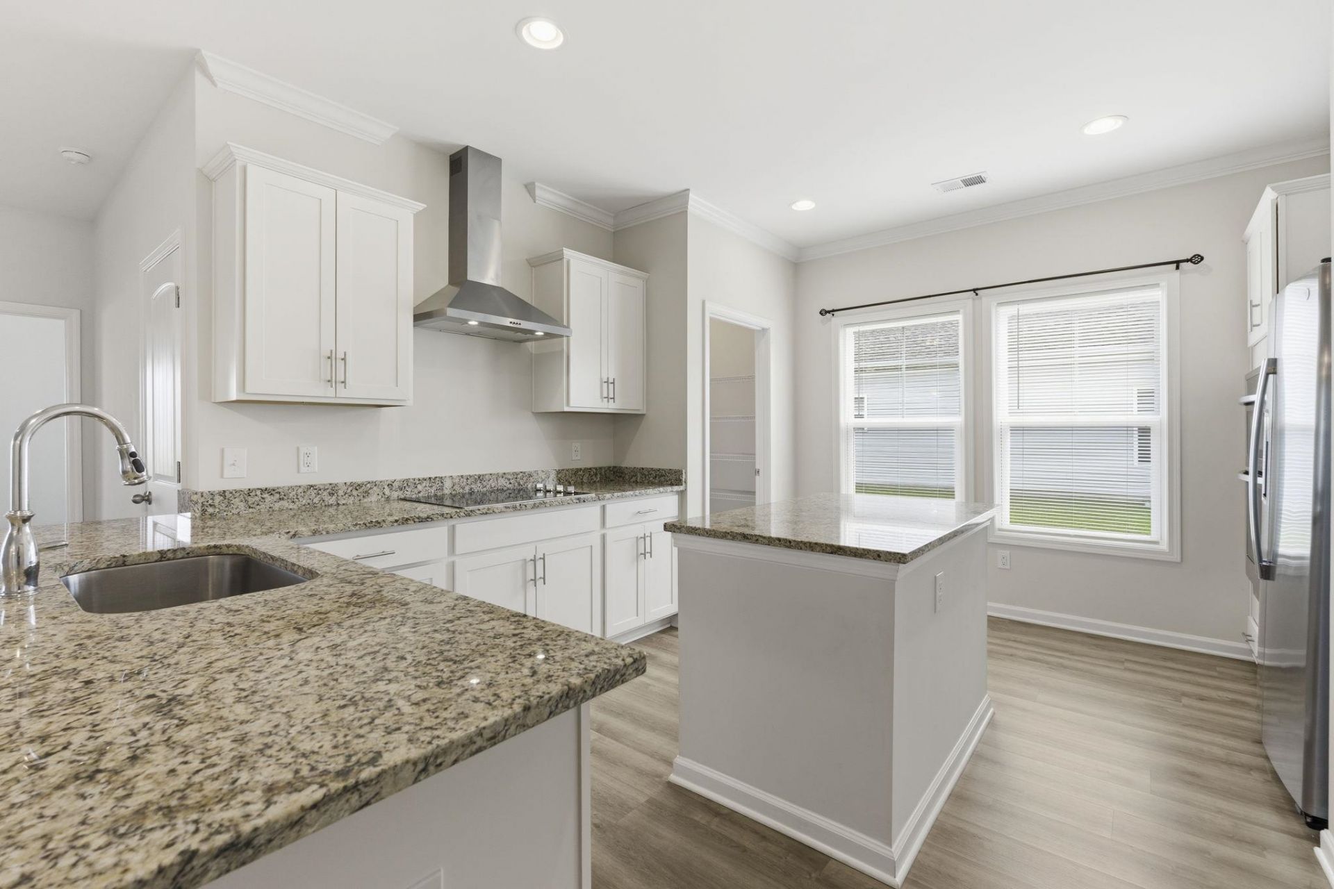 481 Honeyhill Loop Photo 12