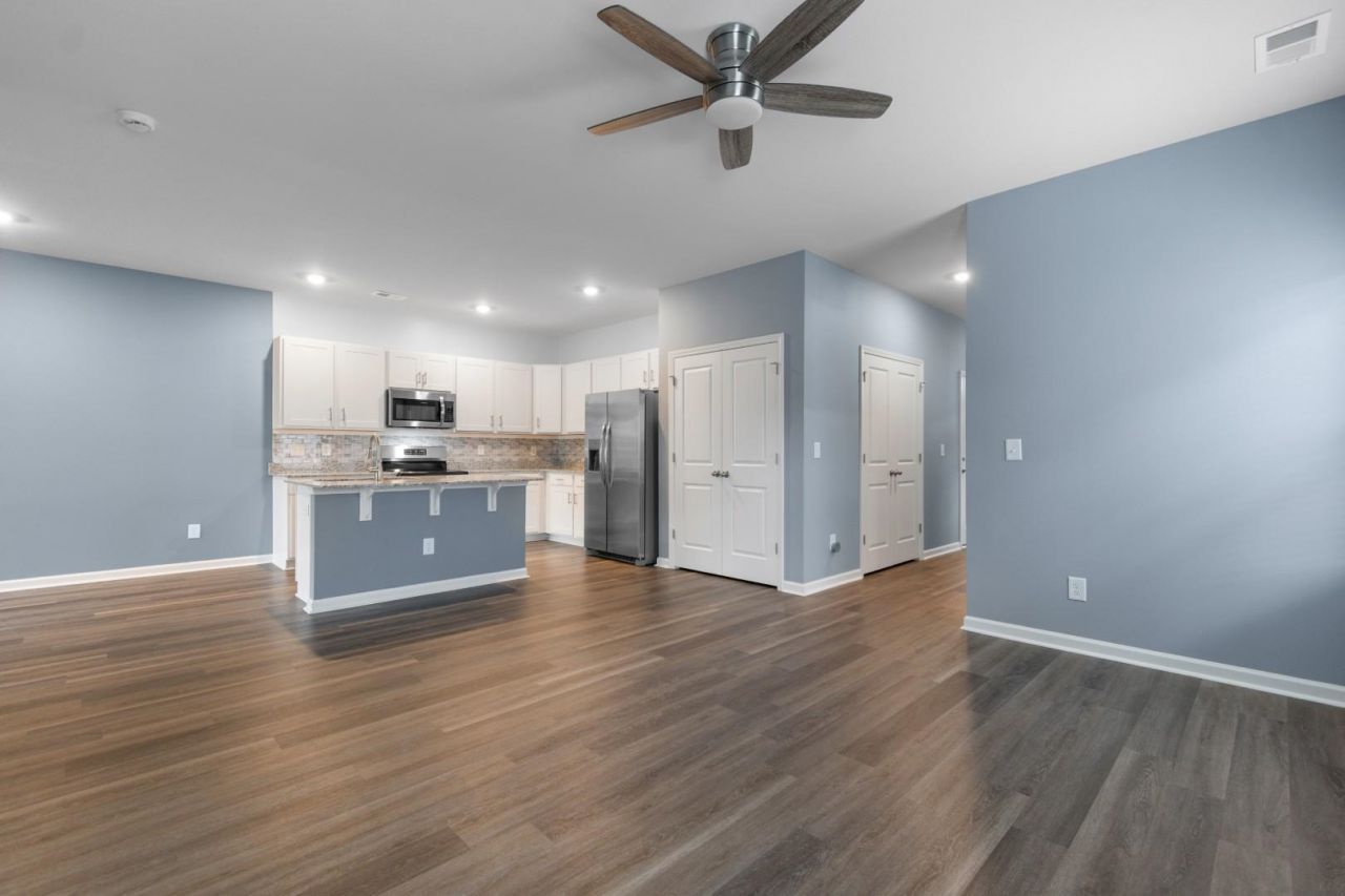 290 Sandridgebury Dr. Photo 10