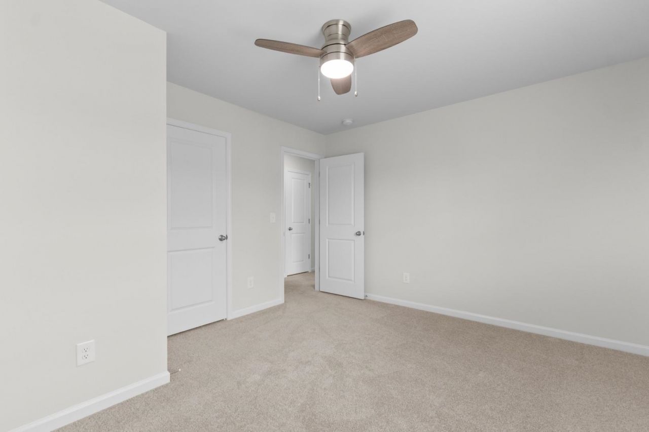 290 Sandridgebury Dr. Photo 14