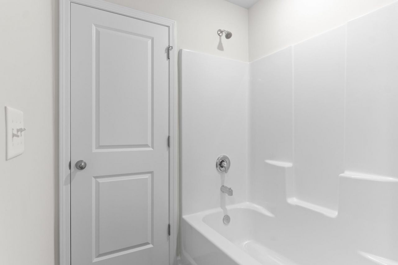 290 Sandridgebury Dr. Photo 19