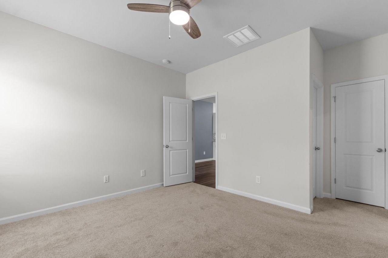 290 Sandridgebury Dr. Photo 21