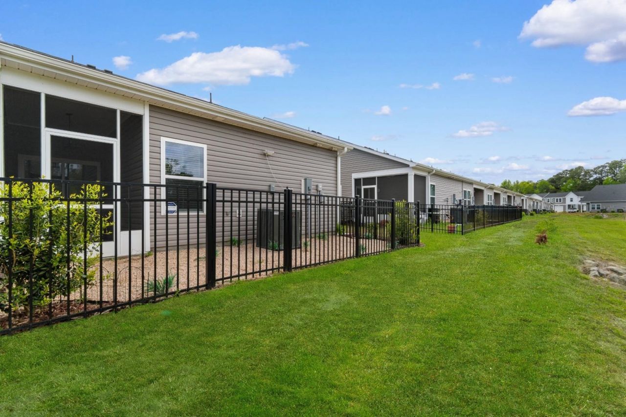 290 Sandridgebury Dr. Photo 30