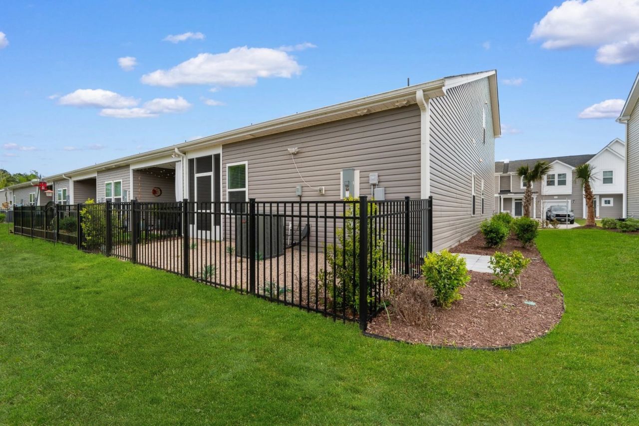 290 Sandridgebury Dr. Photo 31