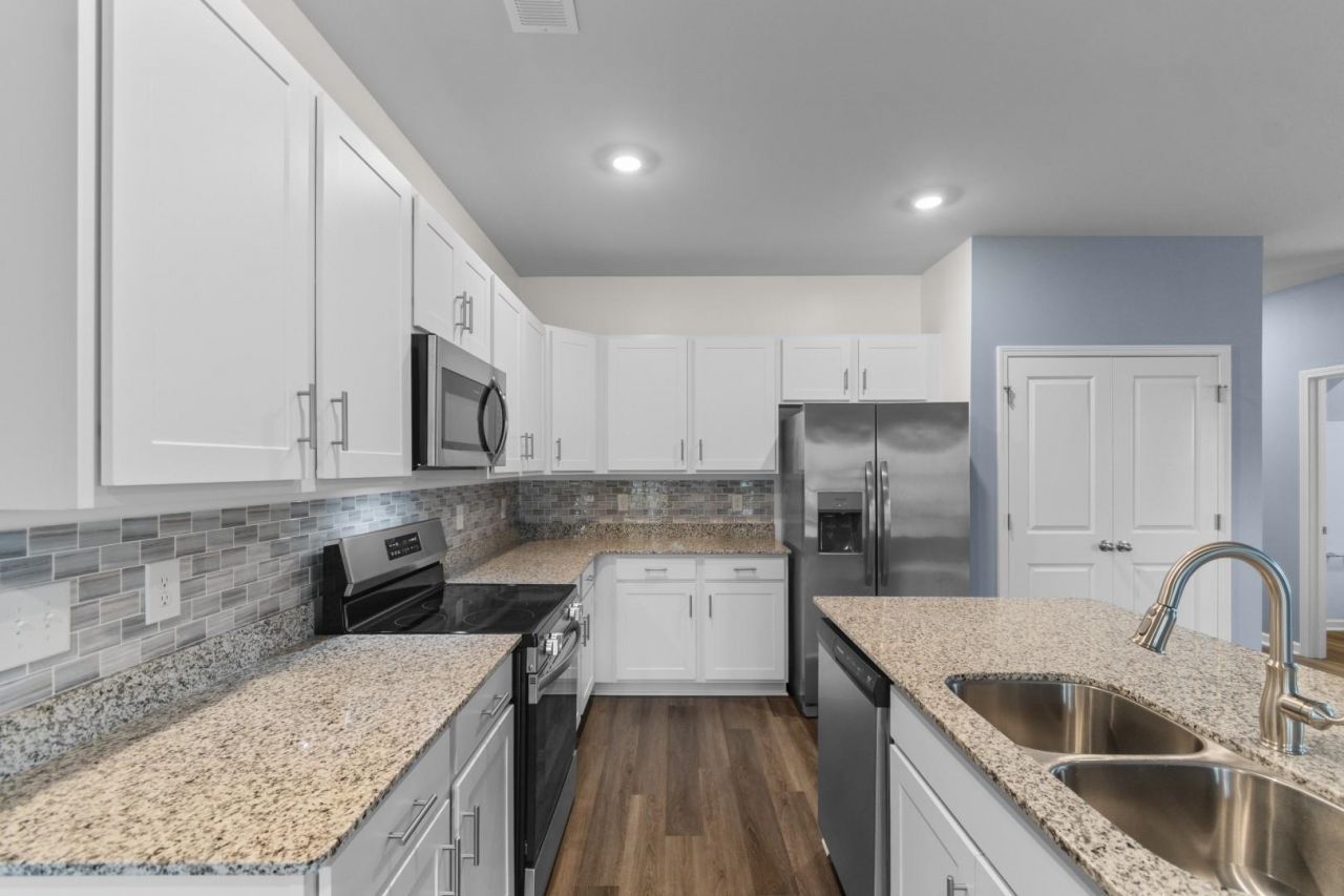 290 Sandridgebury Dr. Photo 5