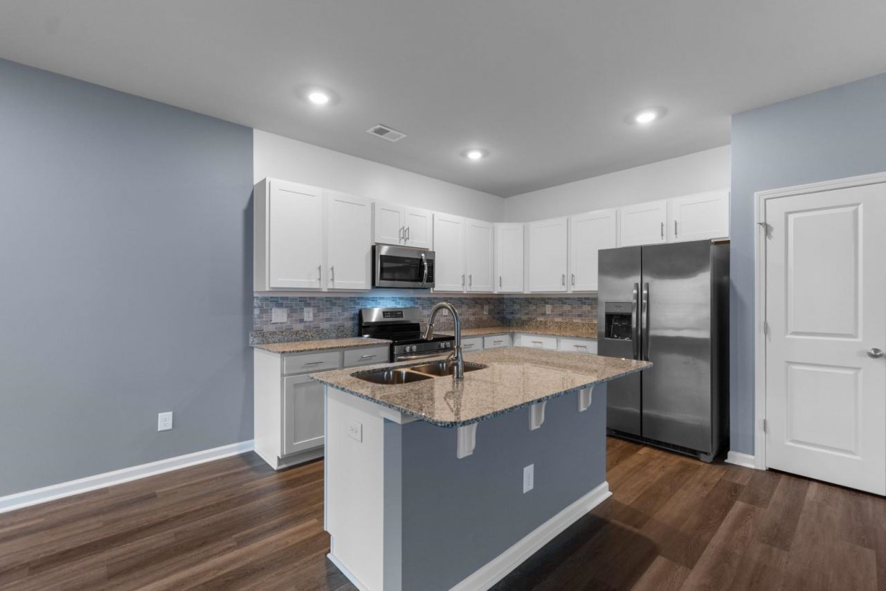 290 Sandridgebury Dr. Photo 6