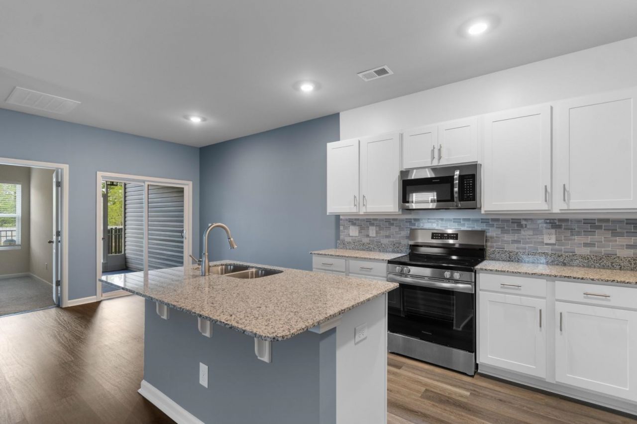 290 Sandridgebury Dr. Photo 7