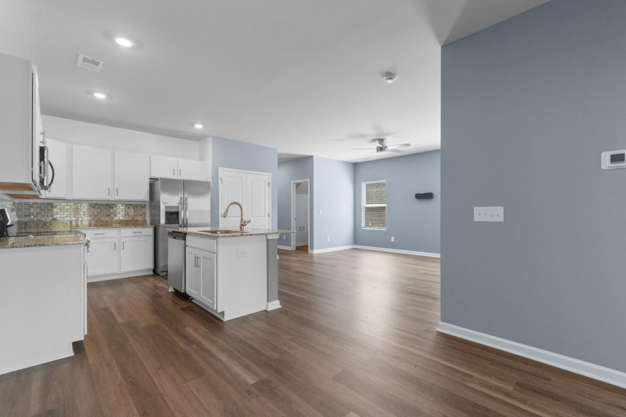 290 Sandridgebury Dr. Photo 8