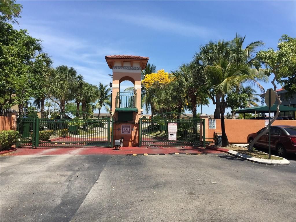 8428 NW 103rd St, Unit 104C, Hialeah Gardens, FL 33016 Photo