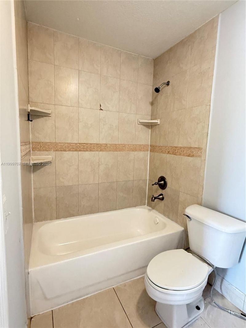 8428 NW 103rd St, Unit 104C, Hialeah Gardens, FL 33016 Photo