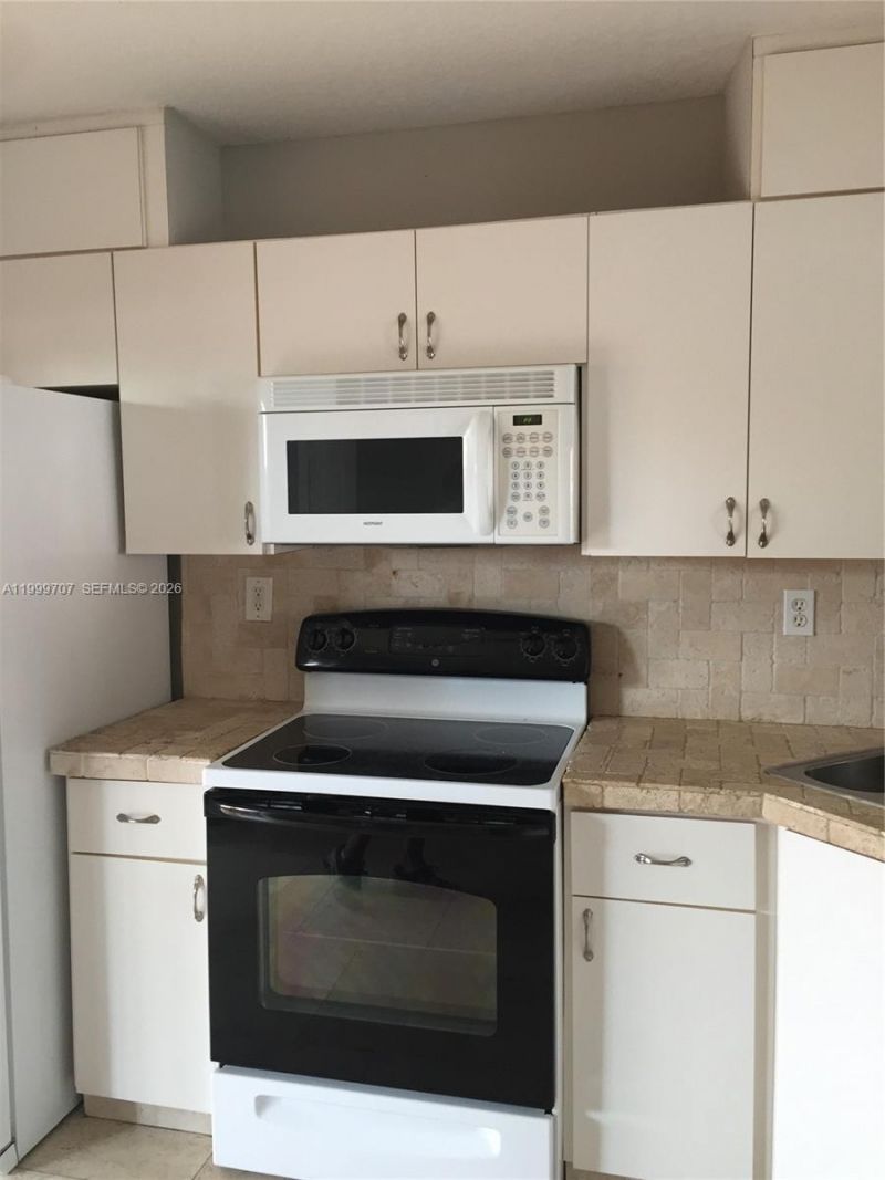8428 NW 103rd St, Unit 104C, Hialeah Gardens, FL 33016 Photo