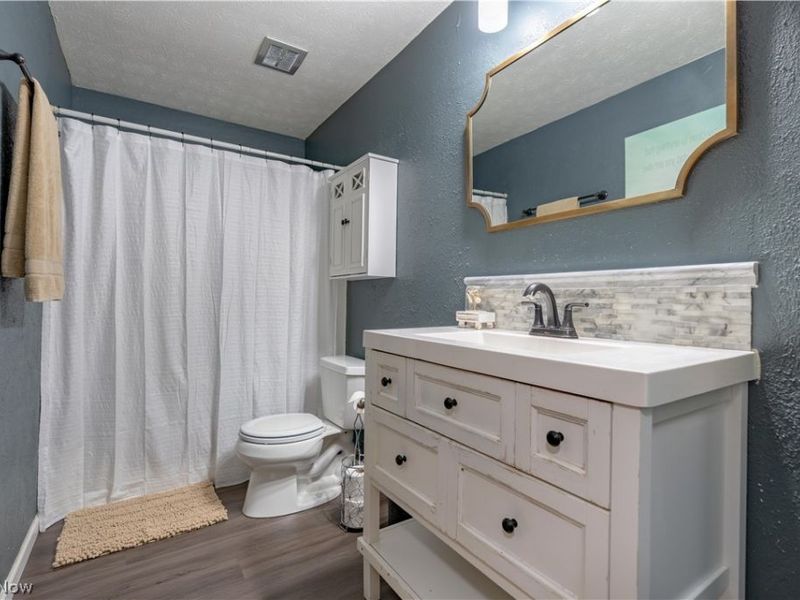 13700 Market Avenue N, Hartville, OH 44632 Photo 18