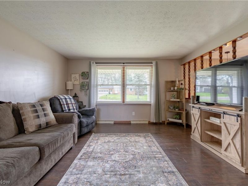 13700 Market Avenue N, Hartville, OH 44632 Photo 3