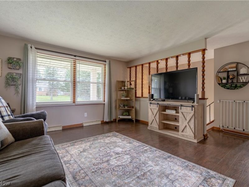 13700 Market Avenue N, Hartville, OH 44632 Photo 4