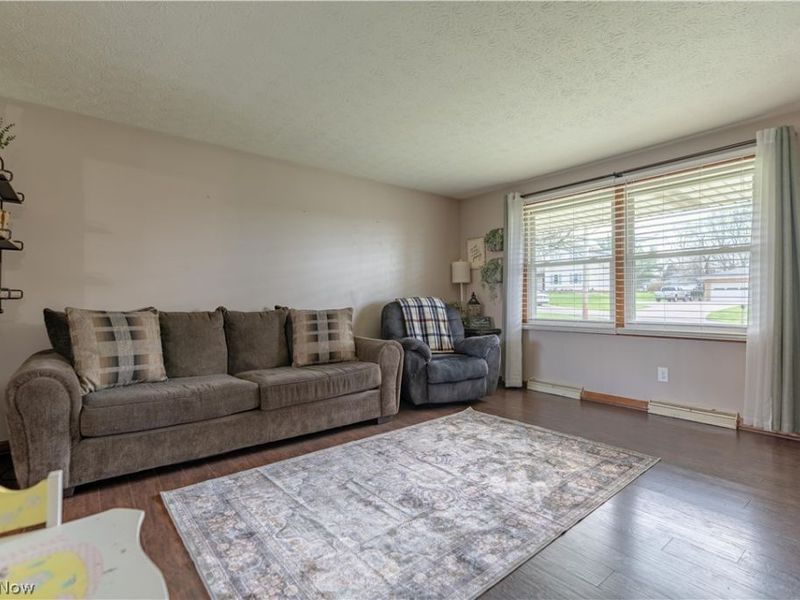 13700 Market Avenue N, Hartville, OH 44632 Photo 5