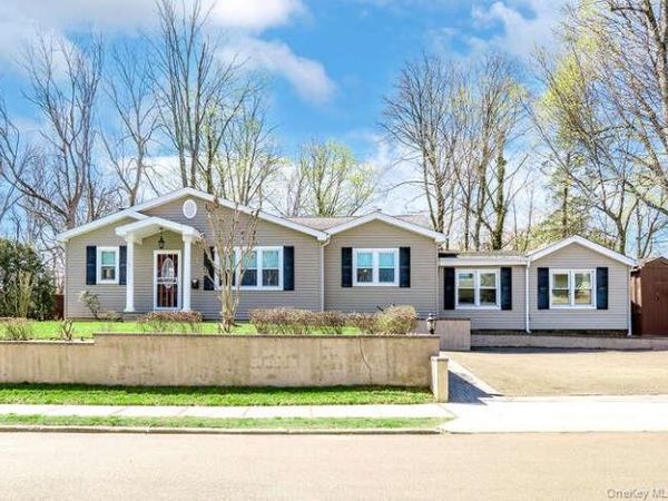 1 Roosevelt Street, Glen Cove, NY 11542