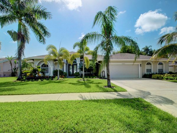 13805 Folkestone Circle, Wellington, FL 33414