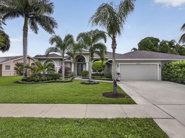 13805 Folkestone Circle, Wellington, FL 33414