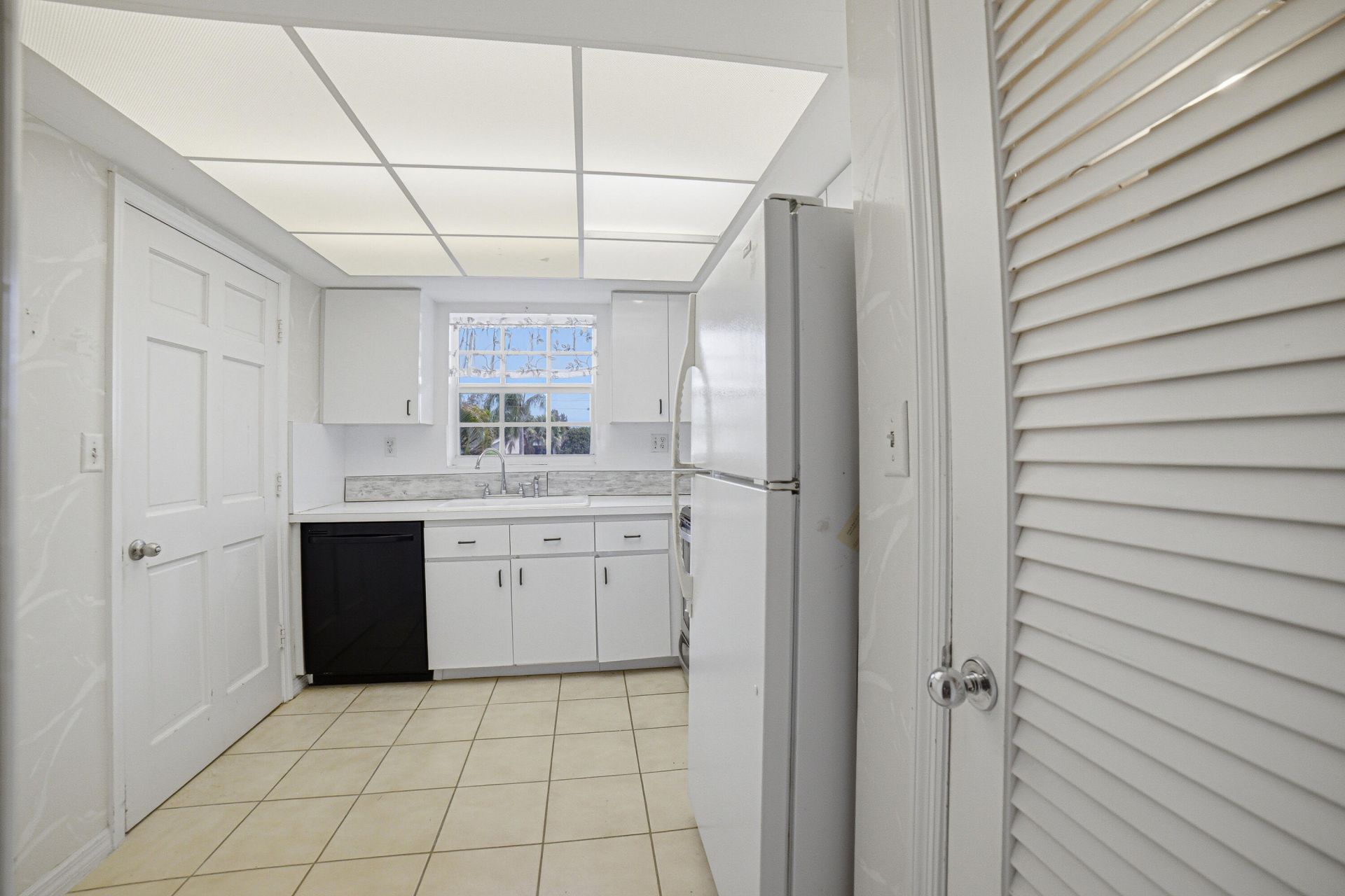 169 Atlantis Boulevard, Unit 205, Atlantis, FL 33462 Photo