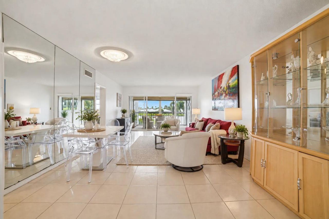 169 Atlantis Boulevard, Unit 205, Atlantis, FL 33462 Photo