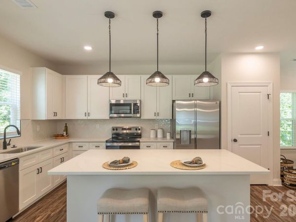 1915 Dove Drive, Charlotte, NC 28214